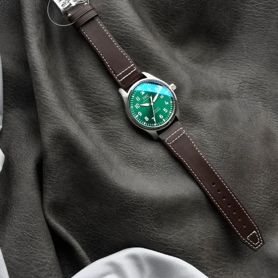 IWC ceiling watch, v7 pilot watch, front live photo