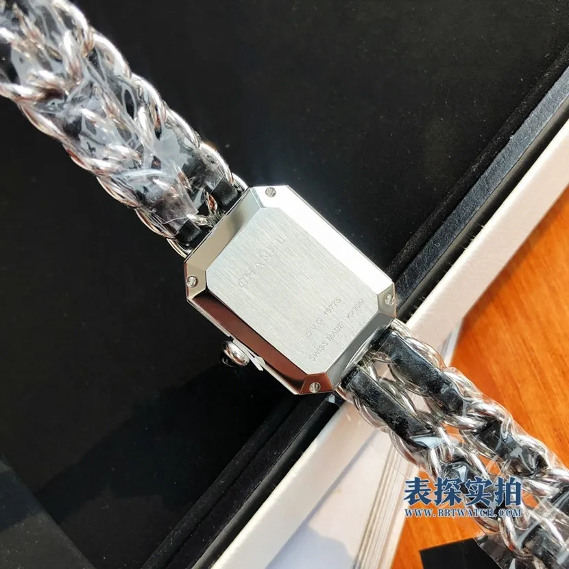 How much does a top-tier replicac factory Chanelblack dial ladies quartz watch cost?