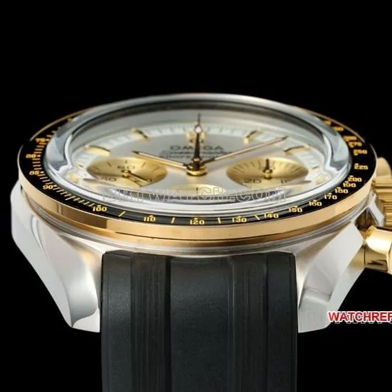 Omega Speedmaster top-tier 1:1super clonesilver dial rubber model 310.20.42.50.02.001front live photo