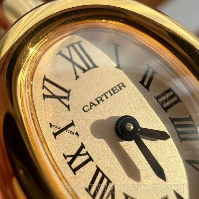 Real-Life Photos of the BBA Factory Cartier "Bathtub" Watch with Silver-White Dial, Gold Ring, and Quartz Strap