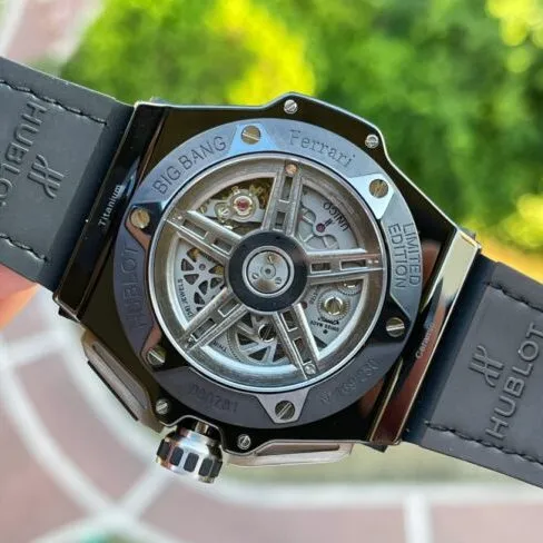 top-tiersuper cloneV6 factory full carbon shell Hublot Big Bang Ferrari titanium carbon fiber hollow three-dimensional date displaychronograph men's watch front view