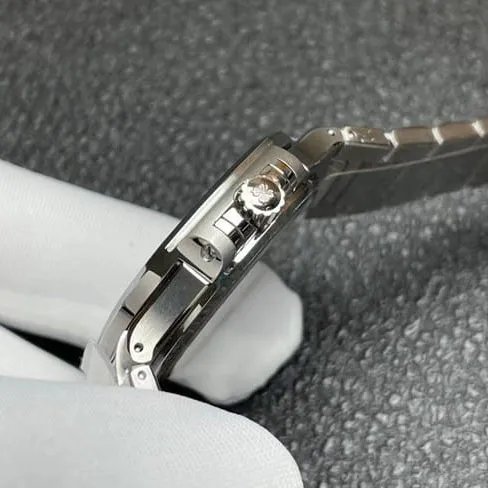 3K FactoryPatek Philippetop-tier watch women's white dialsteel bracelet fully automatic movementNautilus series watch front view
