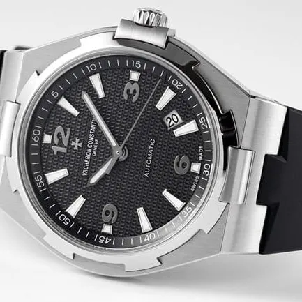 8F factory Vacheron Constantintop-tier watch automatic movement men's black dialsteel bracelet Overseas series watch side view