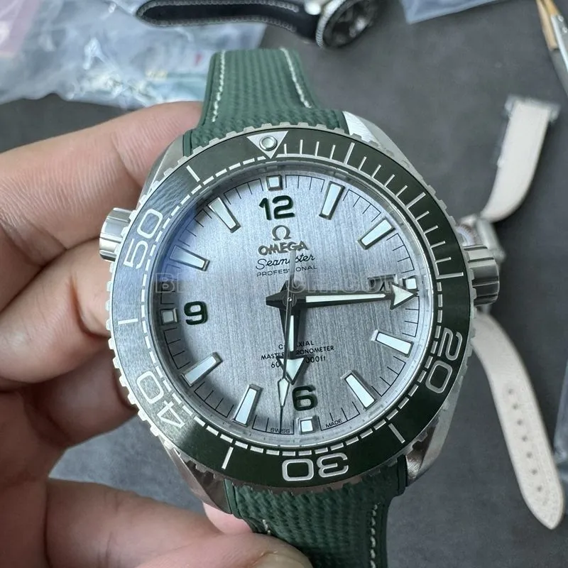 Omega VS Seamaster 215.32.44.21.06.001