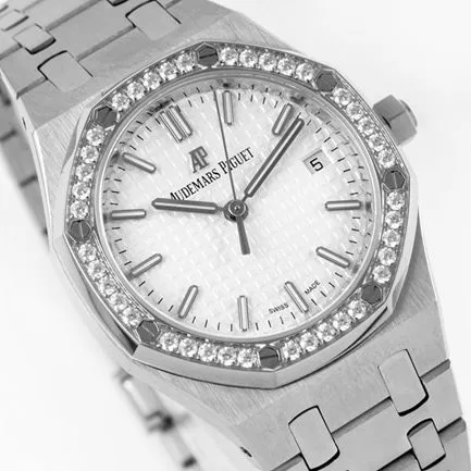 8F factory Audemars Piguettop-tierhigh-quality watch women's white dial 34mm automatic movement Royal Oaksteel bracelet watch front view
