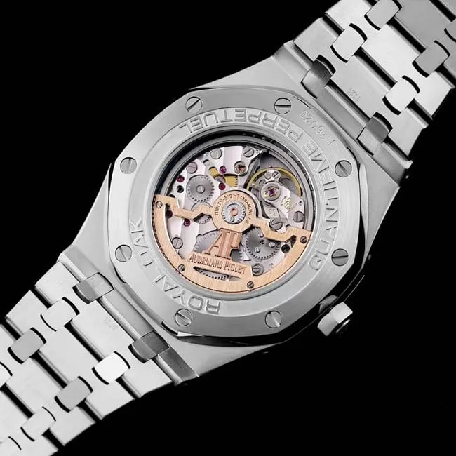 Audemars Piguettop-tier watch automatic movement men's white dialsteel braceletRoyal Oak series watch side view
