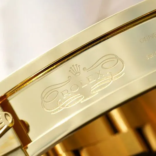 Rolexreplica watch Cosmograph Daytona all gold series watch front view