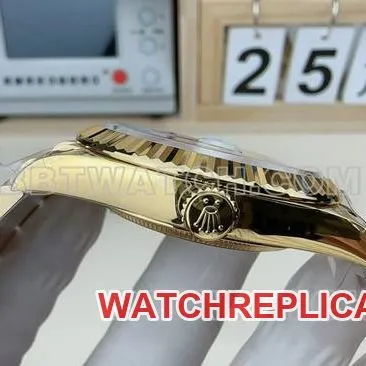 collectible watch VS FactoryRolexDay-Date mother-of-pearl yellow goldsteel braceletside live photo