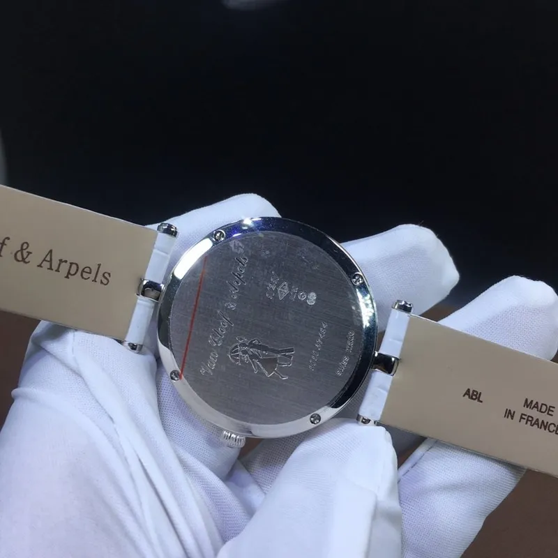 Van Cleef & Arpels ladies' watch South African real diamond blue crocodile leather back cover picture