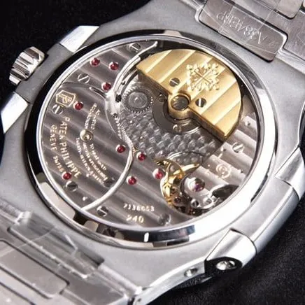 top-tierPatek Philippe5712GR King of steel black dialreplica watch front view