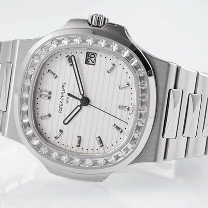 top-tier watch Patek Philippe men's white dialsteel bracelet watch front view