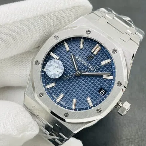 top-tier watch Audemars PiguetRoyal Oak15500V2 version strength interpretation of the defending steel king white steel blue bottom men's watch clasp picture
