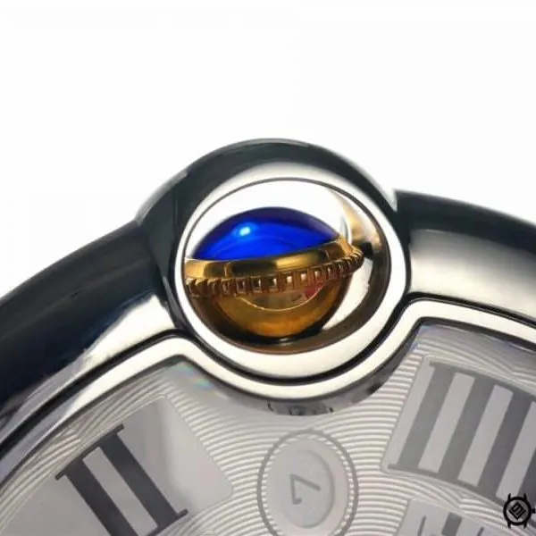 V9Cartier Blue Balloon W69009Z3replica watch gold model review (gold scratches do not reveal white) front view