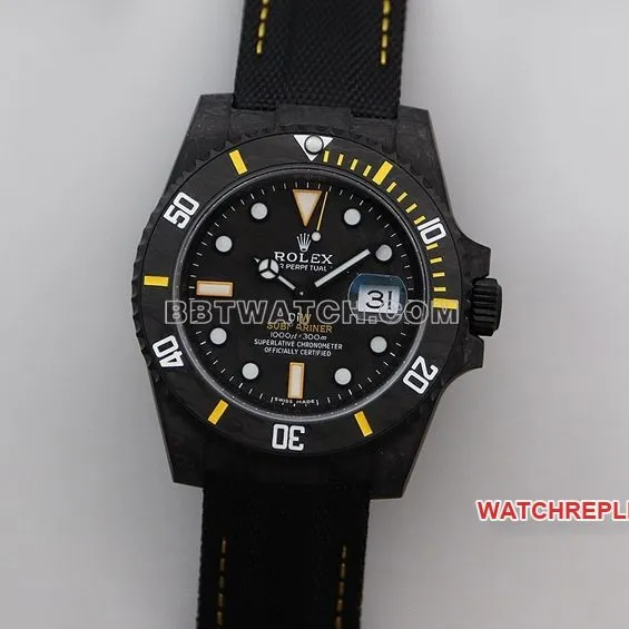 VS FactoryRolexSubmarinertop-tier replicablack dial carbon fiber yellow circle leather strap front live photo