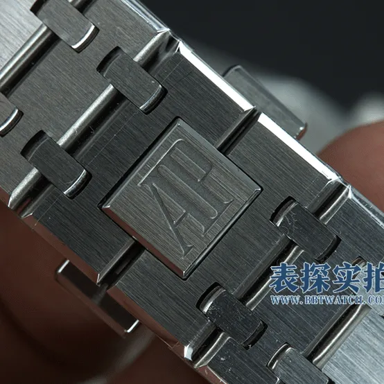 APSAudemars Piguettop-tier table Royal Oak15400 one movement3120