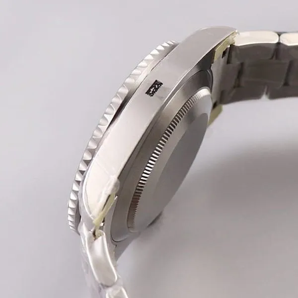 Rolexreplica watch ZZStarbucks Submariner No need to worry about color difference front view