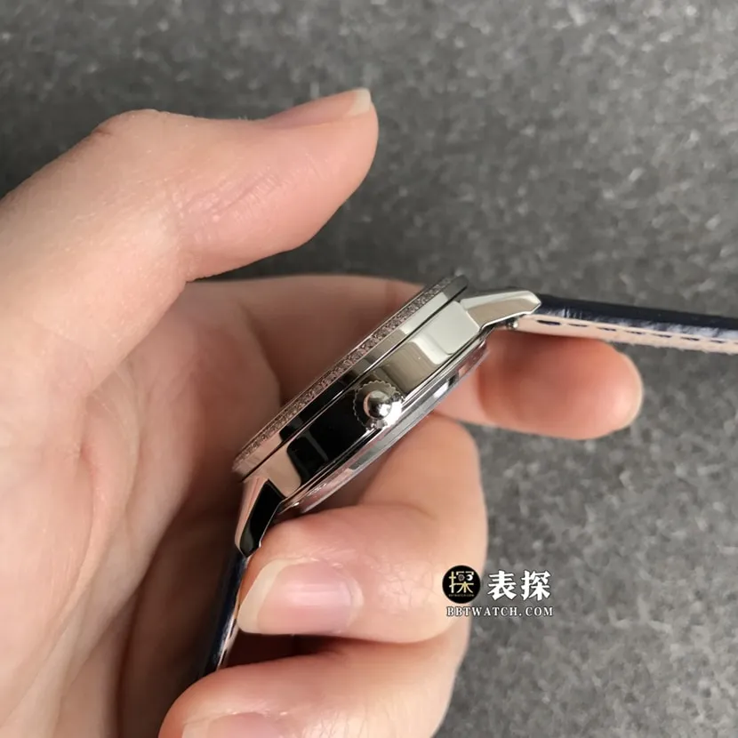 ZF FactoryJaeger-LeCoultre dating watch women's silver dialmoon phaseleather strap model pictures and prices front live photo