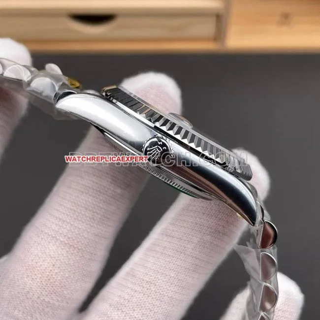 collectible watch CBD factory Day-DateRolex3255 mechanical ice blue dial40mmfront live photo