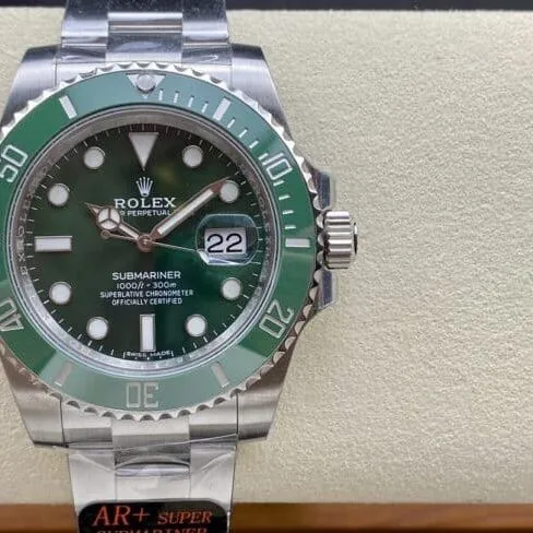Side view of the high-quality replicaARRolexSubmariner edition Submariner 40mm men's watch from a major manufacturer
