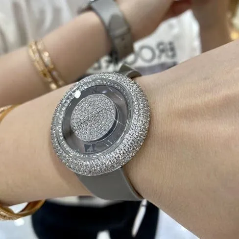 top-tier Jack treasure super clonequartzblack dial gray strap women's watch side view