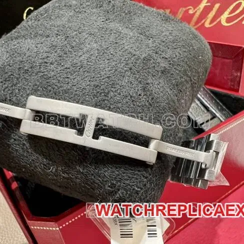watch tank DR factory Cartier silver white dialquartz steel braceletfront live photo