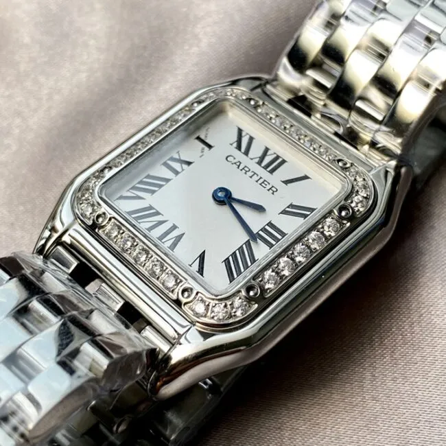 top-tier watch Cartier women's white dial gold steel bracelet cheetah series watch front view