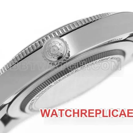 top-tier watch ZF Factory Biwan Tudor dark red dial steel braceletfront live photo