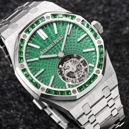 Side view of big factory high-quality replicaR8 factory 2022 Audemars Piguetgreen dialRoyal Oak self-winding tourbillon watch