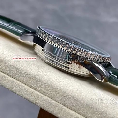 top-tier watch aviation chronographBLS factory Breitlinggreen dialleather strap model braceletlive photos