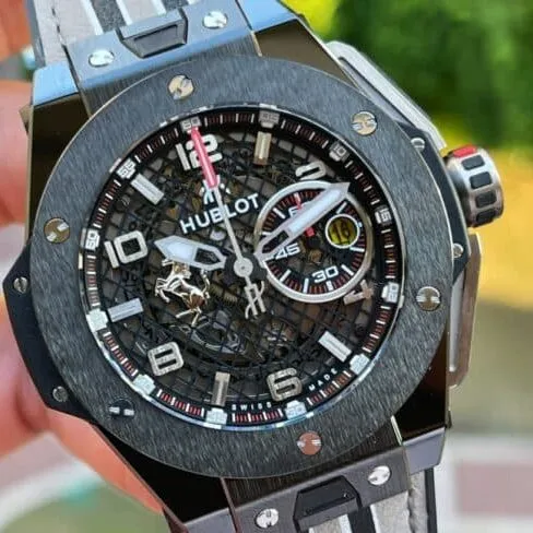 top-tiersuper cloneV6 factory full carbon shell Hublot Big Bang Ferrari titanium carbon fiber hollow three-dimensional date displaychronograph men's watch front view