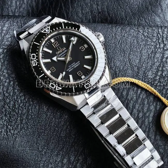 VS Factory optimal watch Seamaster 600m black dial black bezel steel braceletfront live photo