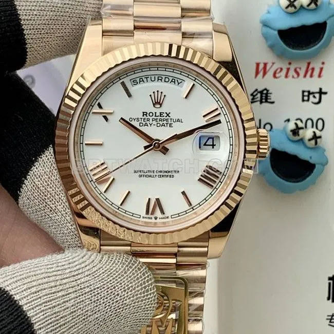 collectible watch PPM factory white dial roman numeral RolexDay-Daterose gold mechanical front live photo