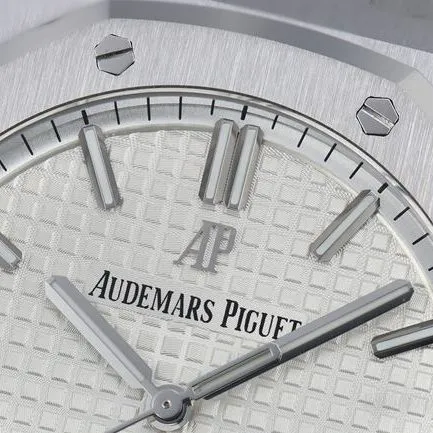 1:1replica watchZF FactoryRoyal OakAudemars Piguetsilver dial15500front live photo