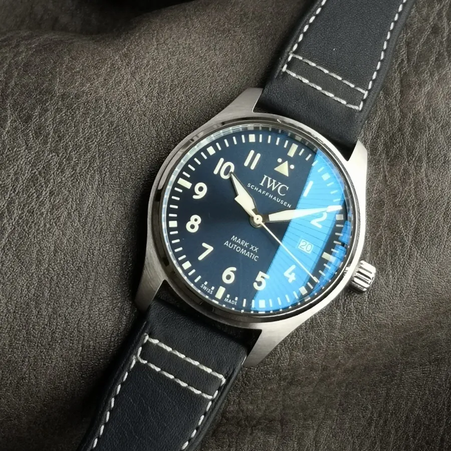 IWC top-tier, v7 pilot watch, front live photo