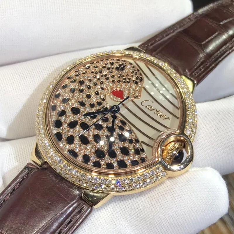 Cartier blue balloon domineering leopard face diameter 36mm Swiss movement side view