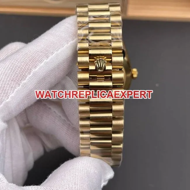 1:1replica watch CBD factory Day-DateRolex3255 mechanical mother-of-pearl disc 40mmfront live photo
