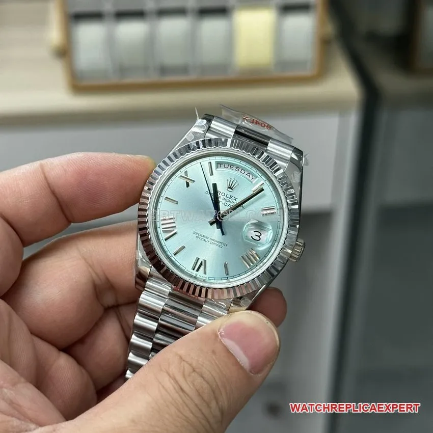 GM FactoryRolexDay-Date type top-tier 1:1super ice blue dialm228236-0018front live photo