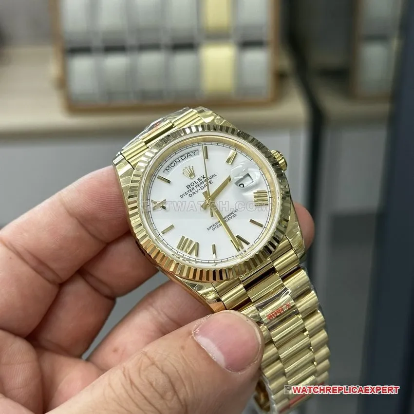 GM FactoryRolexDay-Date type 1:1super clonewhite dialm228238-0042braceletlive photos