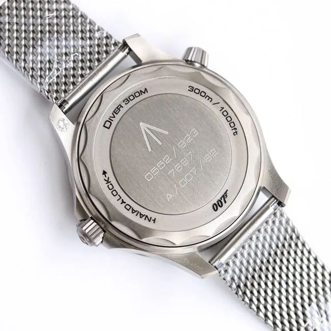 Top collectible watches James Bond Movie "Flawless to Death" Theme Edition Steel Strap Watch - "Seamaster Diver 300M 007 Edition" Front View