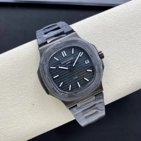 Aesthetic presentation of top-tier replicaPatek PhilippeNautilusblack dial5711 carbon fiber front view