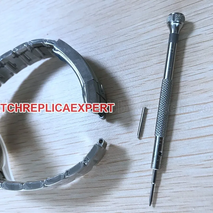 Rolex Rolex Green Aqua Buckle Guide: Open