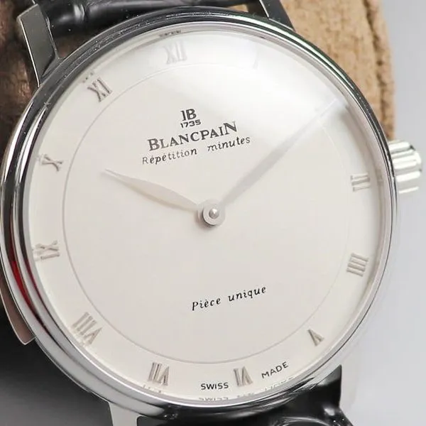 super cloneBlancpain watch erotic classic Roman scale front view