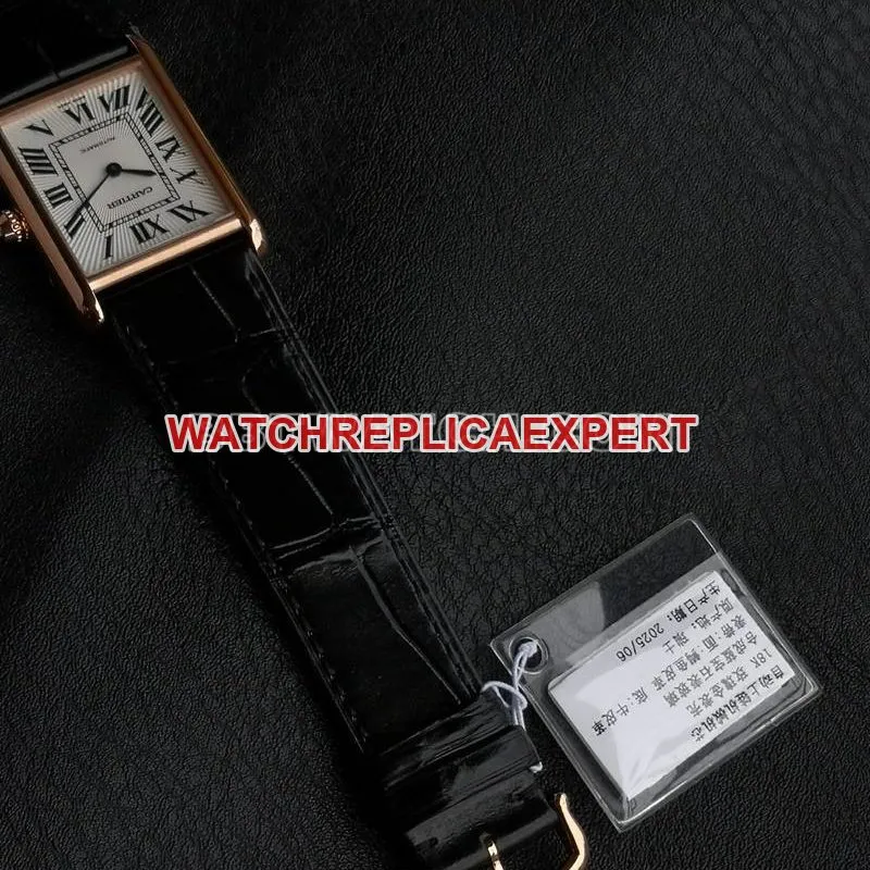Cartiertop-tier watch F1 factory tank white dialrose gold case 2899MCmovementleather strap model front live photo