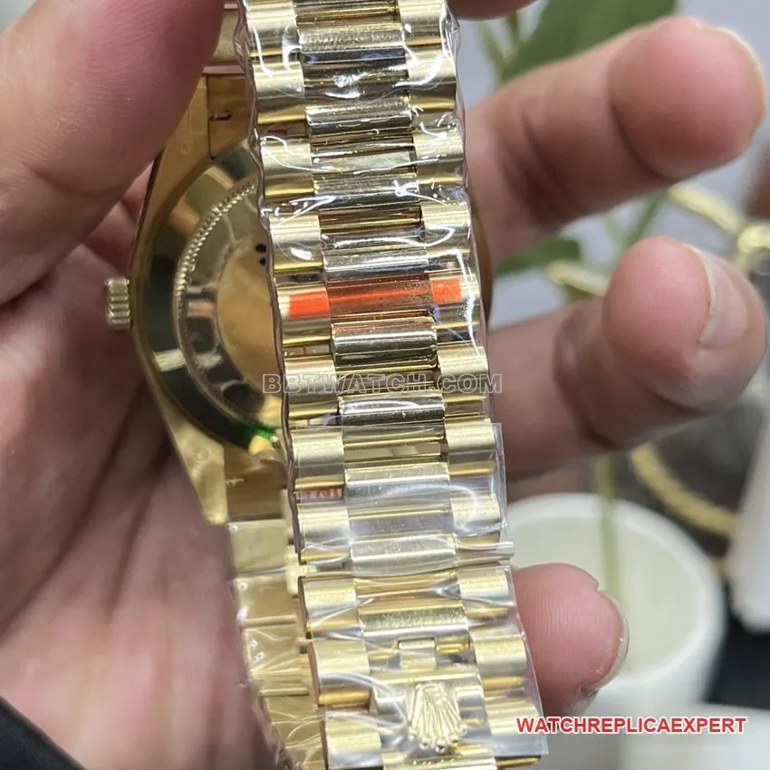 GM FactoryRolexDay-Date type top-tier 1:1super champagne tray m228238-0005front live photo