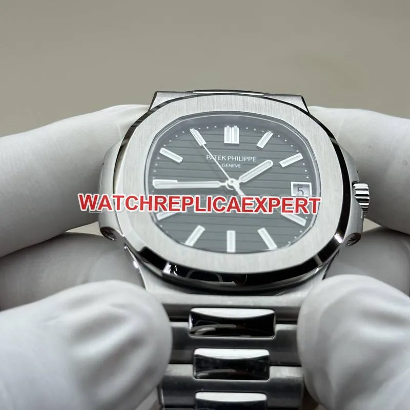 Patek Philippe watch BBF factory Nautilusgreen dial324movementsteel bracelet model front live photo