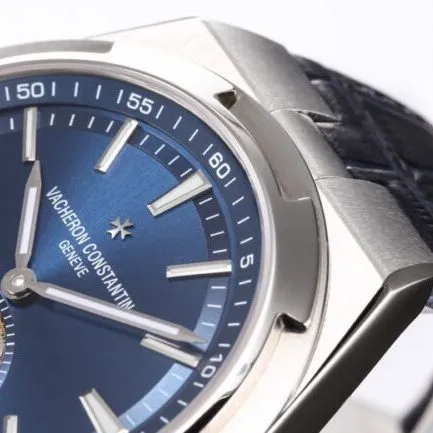 Top BBR Vacheron Constantin Overseas tourbillon, peak appearance, king of steel watches, blue dial, front view