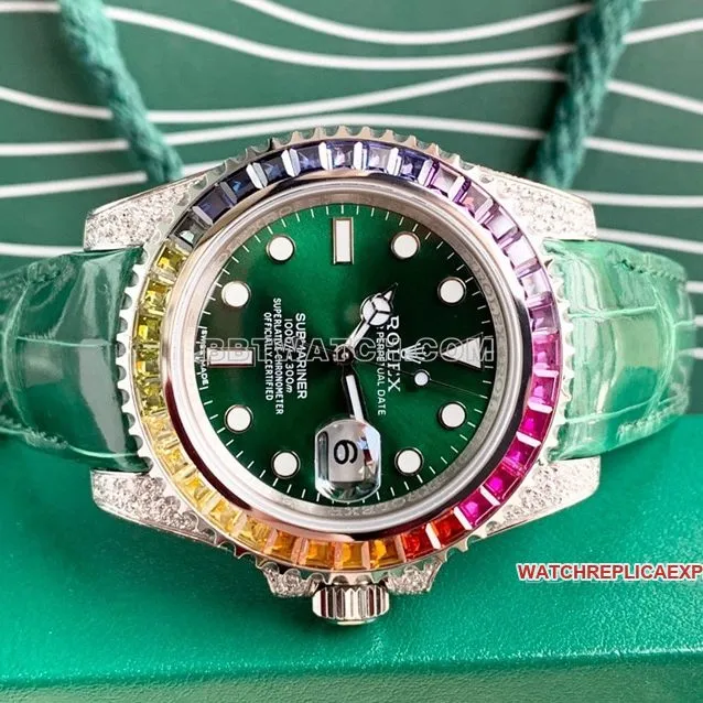 RolexSubmariner1:1super clonegreen dial rainbow diamond bezelleather strap front live photo