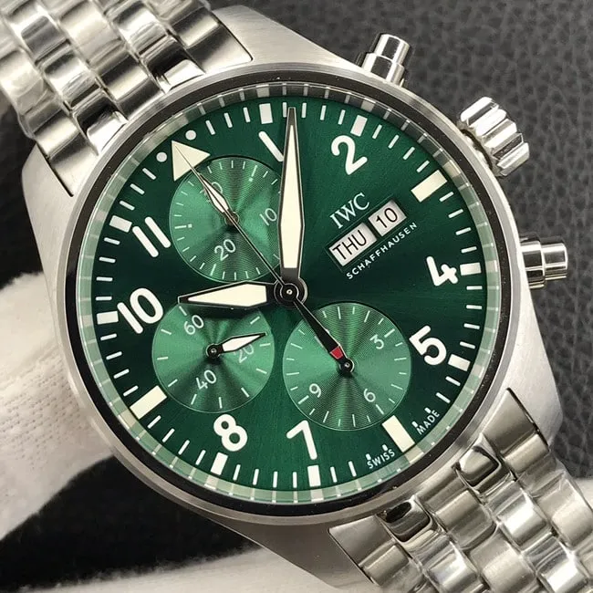 AZIWC top-tier watch 41MM green dial pilot IW388104 series fully automatic movementsteel bracelet front view
