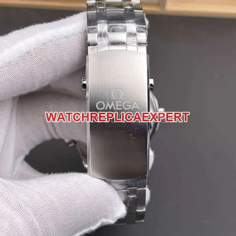 VSOmegaSeamaster1:1super clonewhite dial300m210.30.42front live photo