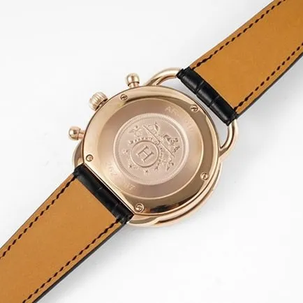 top-tier Hermès men's black dial black belt retro sentiment quartzleather strap watch front view